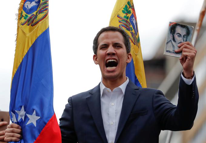 Samooklicani začasni predsednik Venezuele Juan Guaido se je v ponedeljek v Kolumbiji sestal z ameriškim podpredsednikom Mikom Penceom. | Foto: Reuters