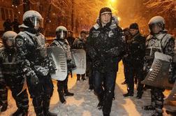 V Ukrajini je med protesti sredi noči izbruhnilo nasilje