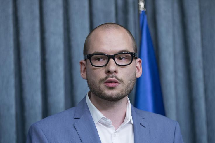 Arbitraža je po besedah poslanca Levice Mateja T. Vatovca dosegla svoje, "očitno drugače nismo bili sposobni, ne sme pa to postati nekaj, kar bo zakrilo vse druge teme". | Foto: 
