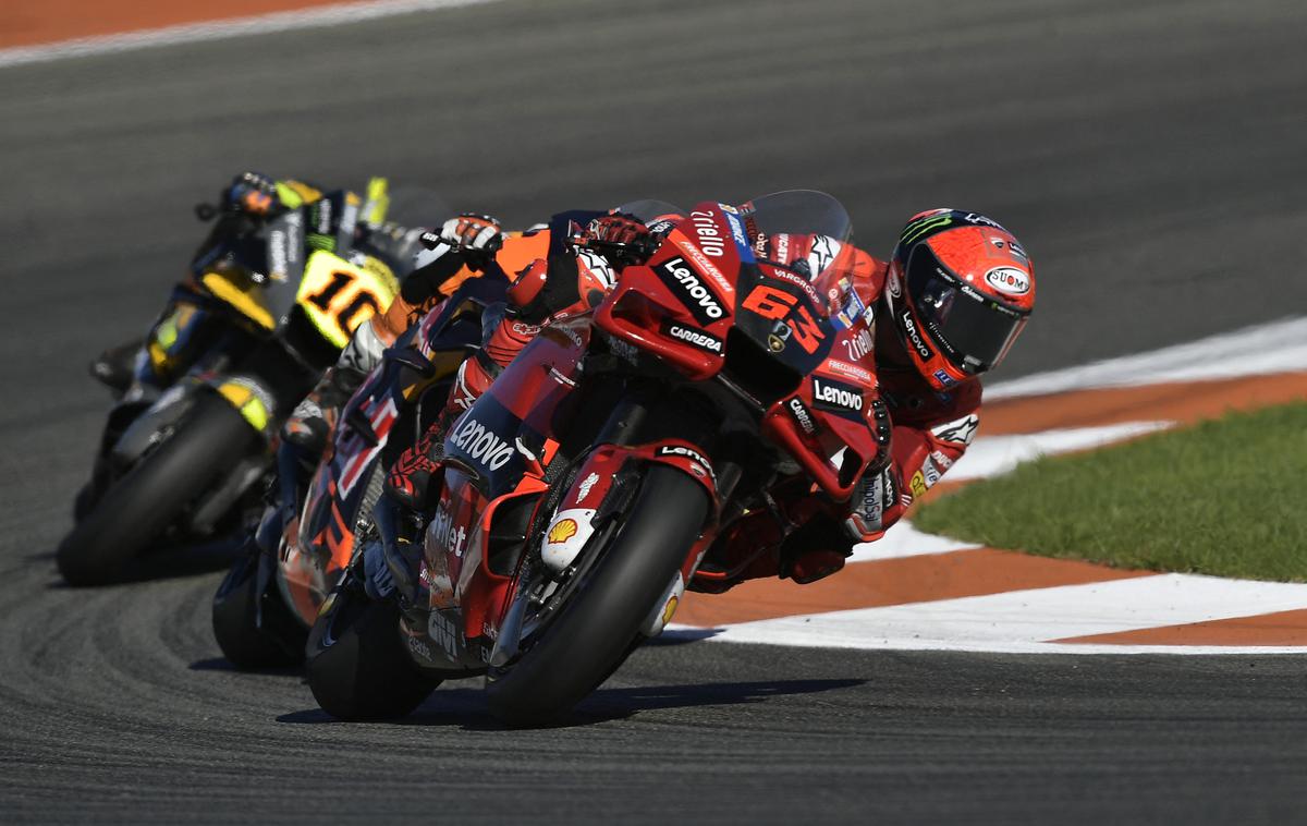 Francesco Bagnaia | Francesco Bagnaia je na zadnji dirki sezone zasedel deveto mestzo, kar je bilo dovolj, da je ubranil vodstvo v skupnem, seštevku in se veselil naslova svetovnega prvaka. | Foto Reuters