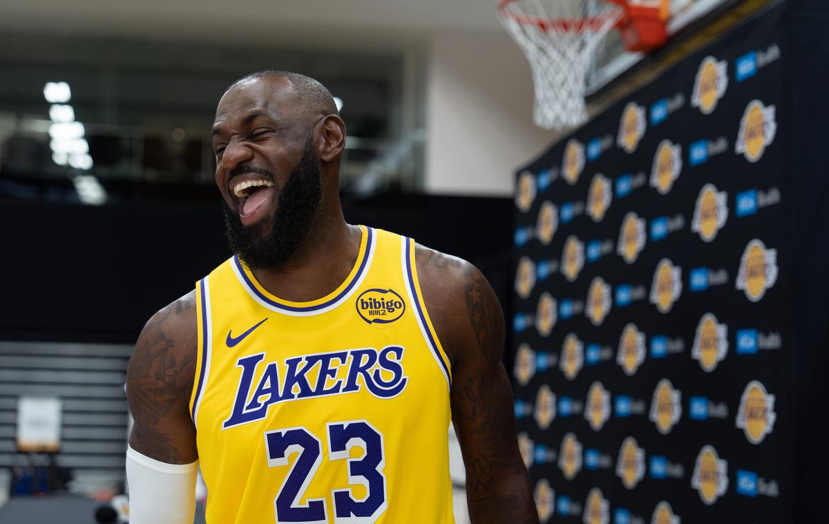 LeBron James Los Angeles Lakers | LeBron James pravi, da se še vedno čuti mladega, ker je žena tako lepa in ker je tudi sam tako videti dobro. | Foto Guliverimage