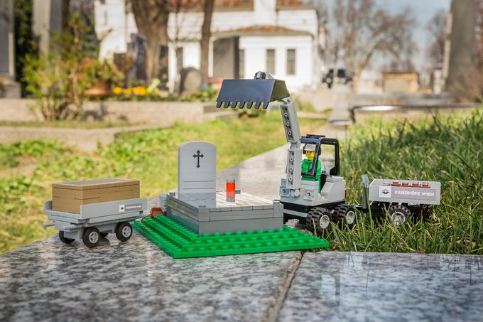 Nove lego izdelke, ki tematizirajo smrt in pogrebništvo, podpira tudi Dunajsko deželno združenje za psihoterapijo. Kot poudarjajo terapevti, igrače pri žalovanju in terapiji otrok ter njihovih staršev nudijo dodaten način izražanja. | Foto: Pogrebni muzej mesta Dunaj/Harald Lachner