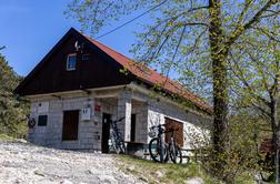 S pogledom na morje in Alpe prek 10 vrhov na Trstelj #video