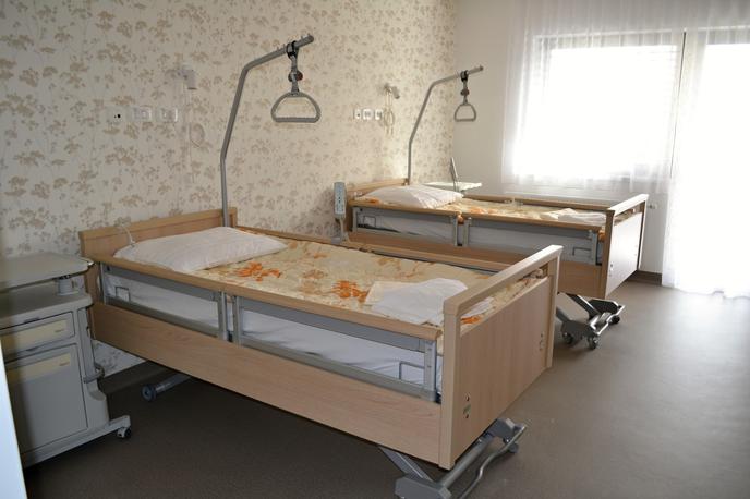 dom starejših Šmihel | V četrtek so v Centru starejših Koper Deos opravili interni nadzor in temeljite razgovore z zaposlenimi. | Foto STA