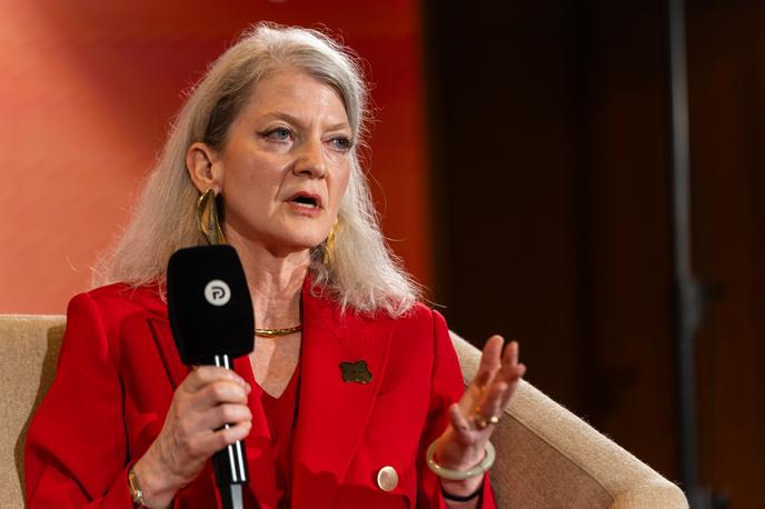 Alison Hooker | Alison Hooker je pozdravila zaveze evropskih držav k povišanju obrambnih izdatkov na pet odstotkov BDP do leta 2035, sprejete na zasedanjih voditeljev članic Nata lani v Haagu in potrjene letos v Ankari. | Foto STA