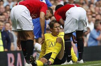 Van der Sar podaljšal z Manchester Unitedom