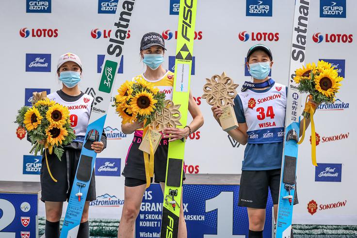 To je prva zmaga Bogatajeve na tej ravni. Na zmagovalnem odru sta se ji pridružili Japonki Sara Takanaši in Nozomi Marujama. | Foto: Sportida