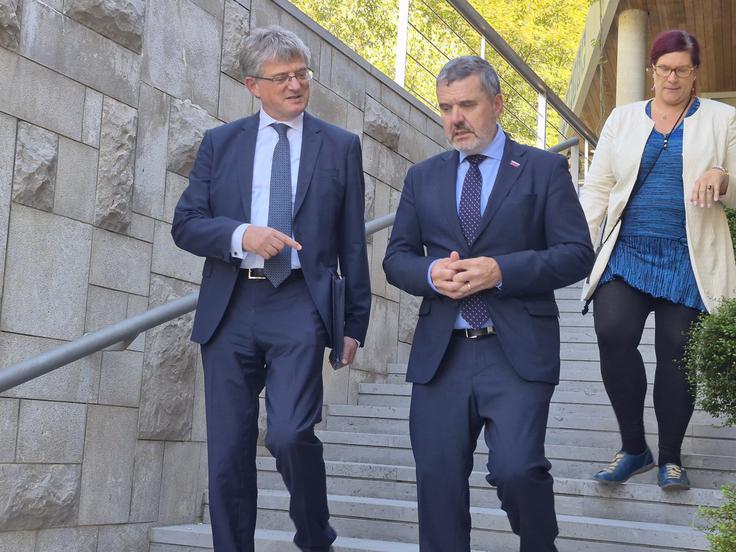 Oba sta poudarila pomen povezovanja v Severnem Jadranu ter širše sodelovanje na območju Sredozemlja. Tajani je ob tem podprl krepitev povezav med pristanišči, pri čemer je posebej izpostavil Trst in Koper. | Foto: Rosana Rijavec/STA