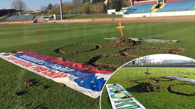 V Krškem še vedno odmeva škandal s kopanjem groba. | Foto: Facebook/NK Krško