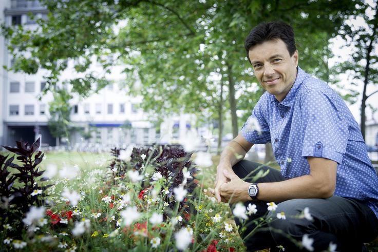 Že po nekaj ponovitvah meditacije praktično že vsak lahko nekaj časa sedi negibno, čeprav se tudi z negibnostjo in položajem ni treba obremenjevati.  | Foto: 