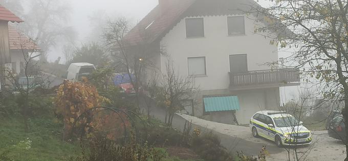 Policisti še preverjajo, kakšen je bil motiv storilca za trojni umor na Jančah. | Foto: Planet TV