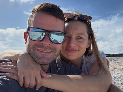 Pevka Iris Ošlaj po ločitvi spet našla srečo v ljubezni