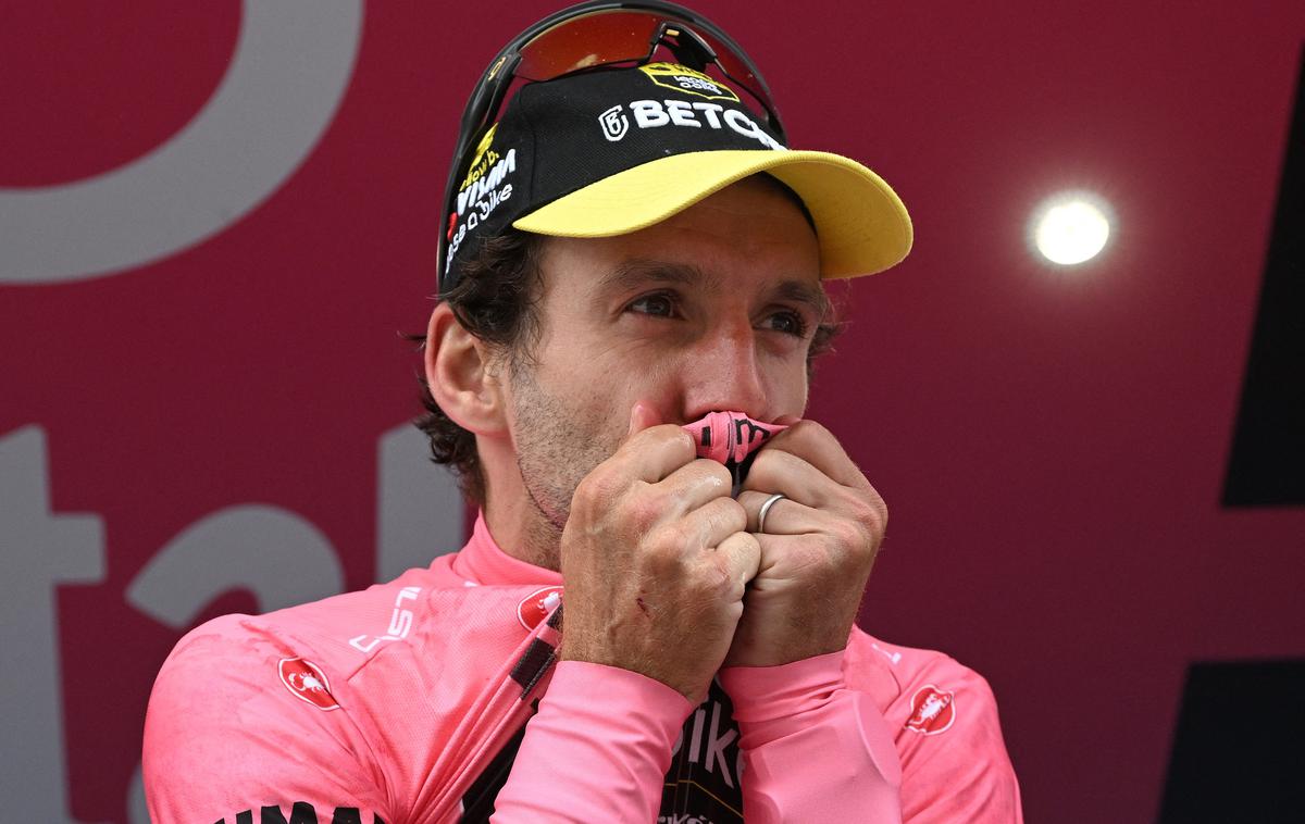 Simon Yates, Giro 2025 | Simon Yates je le še en dan oddaljen od največjega uspeha kariere. | Foto Reuters
