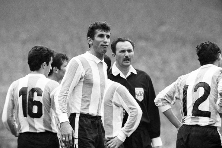 Na dvoboju med Argentino in ZRN, na kateri je delil pravico Jugoslovan Konstantin Zečević. | Foto: Guliverimage
