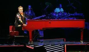 Elton John nič več predsednik