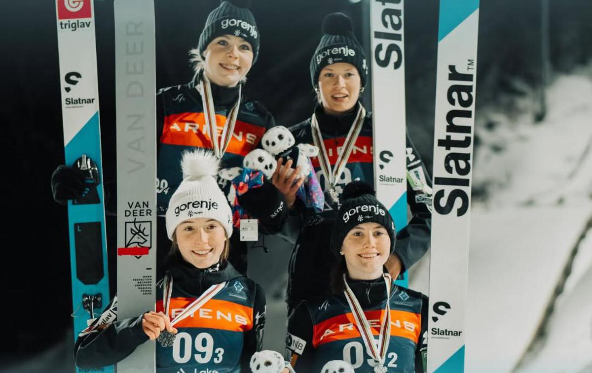 slovenci srebro MSP | Slovenske skakalke (Taja Bodlaj, Tina Erzar, Tinkara Komar in Lucija Jurgec) so v Lake Placidu postale svetovne mladinske podprvakinje na ekipni tekmi.  | Foto Instagram/FIS Ski Jumping