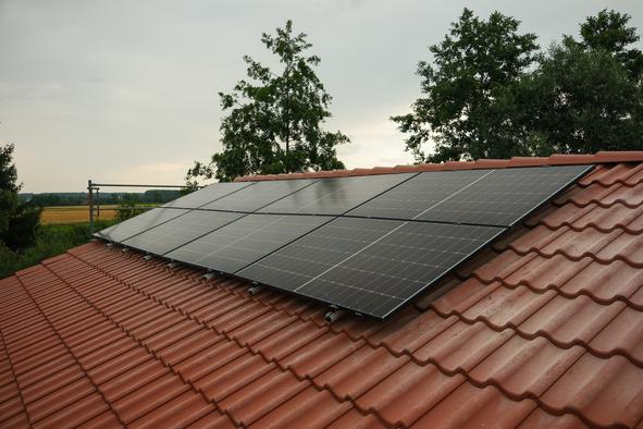 Ovadili tri osebe zaradi poskusa goljufije 340 tisoč evrov EU sredstev