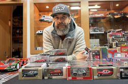 Na tisoče evrov za avtomobilček? “To niso igrače,” pravi slovenski strokovnjak.