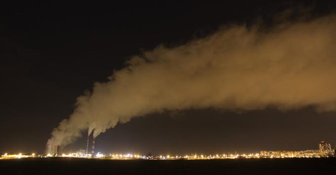 To je desetkrat več ogljika, kot ga je Zemljina atmosfera prejela od začetka industrijske dobe. | Foto: Reuters