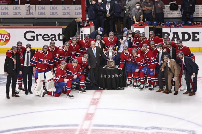 Clarence S. Campbell Bowl ali preprosto Campbell Bowl je pokal državne hokejske lige, podeljen prvakom zahodne konference, razen leta 2021, ko je bil v spremenjeni obliki končnice zaradi Covid-19 podeljen zmagovalcem severne divizije Montreal Canadiens. | Foto: Reuters