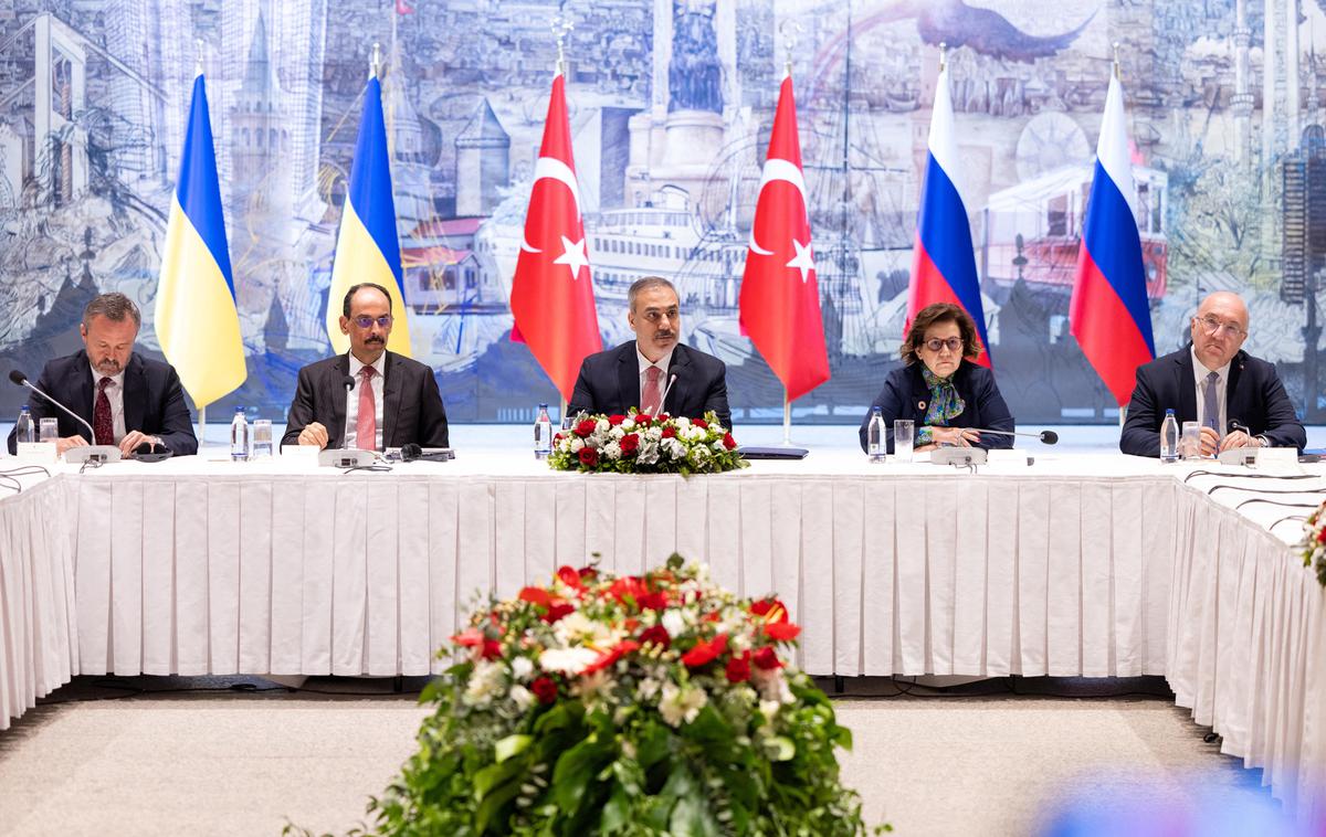 Mirovni sporazum, pogajanja Rusija - Ukrajina | Neposredne pogovore med stranema v Istanbulu je v nedeljo predlagal Vladimir Putin, a na poganja ni prišel.  | Foto Reuters