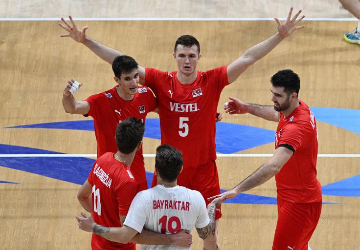 V turški izbrani vrsti je bil daleč najboljši posameznik Adis Lugumdžija s 28 točkami, pri Nizozemcih pa Michiel Ahyi z 21. | Foto: Reuters