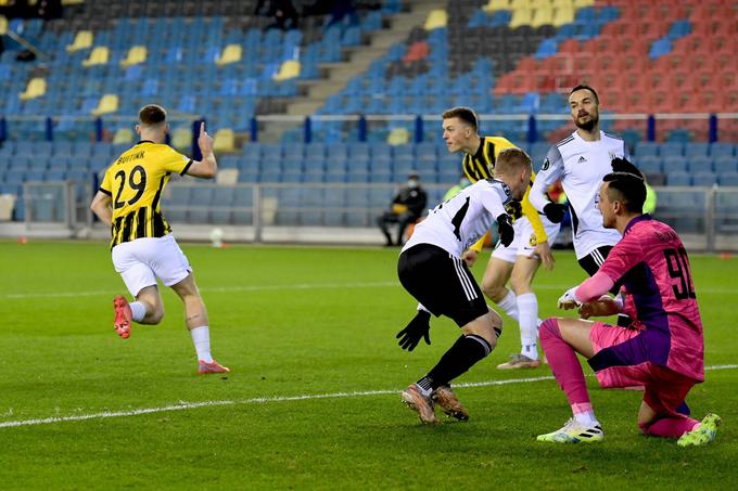 Mreža Mure se je zatresla že v 4. minuti. | Foto: Guliverimage/Vladimir Fedorenko