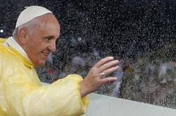 Papež Frančišek je hit na Twitterju