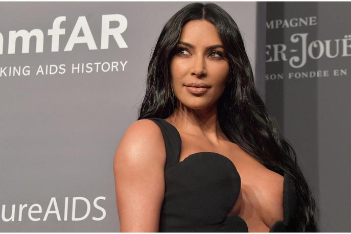 Kim Kardashian | Kim bo med oboževalce razdelila pol milijona dolarjev. | Foto Getty Images