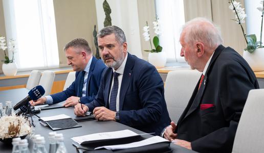 Kajzer: Prenovljena zunanjepolitična strategija mora odražati aktualno geopolitično okolje