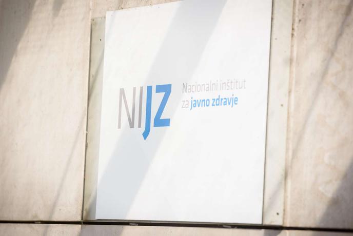 NIJZ: tako deluje aplikacija za preverjanje pogojev PCT #video