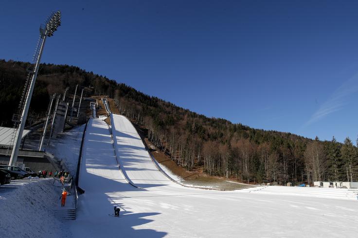 V dolini pod Poncami bo podnevi od 10 do 12 stopinj Celzija. | Foto: Sportida