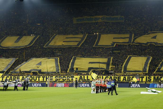 Borussia Dortmund Celtic | Navijači Borussie Dortmund se ne strinjajo z odločitvijo Uefe, ki je s sezono 2024/25 uvedla nov tekmovalni sistem v evropskih klubskih tekmovanjih. | Foto Reuters