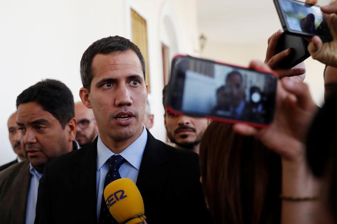 Juan Guaido | Juan Guaido je v petek, čeprav so mu prepovedi zapustiti državo, odšel v Kolumbijo. Ali se mu bo uspelo vrniti v domovino, za zdaj še ni znano. | Foto Reuters