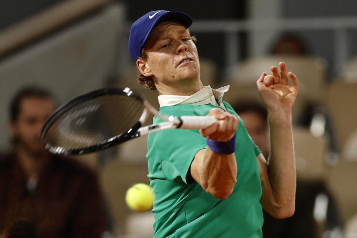 Jannik Sinner je v treh nizih izločil Andreja Rubljova. | Foto: Reuters