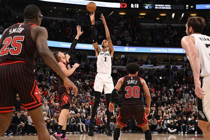 Victor Wembanyama je v Chicagu dosegel 38 točk. | Foto: Reuters