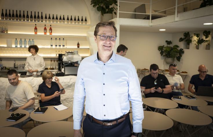 Prebiličevo vabilo levosredinskim strankam na kavo je vzbudilo precej začudenja. | Foto: Bojan Puhek