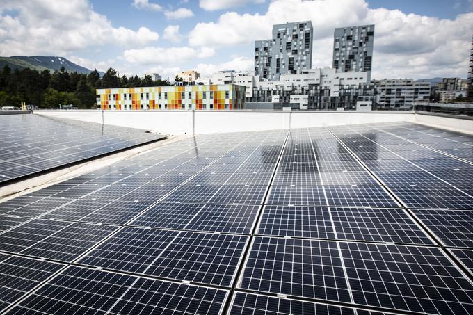 Sončna elektrarna na strehi Energetike Maribor | Foto: Bojan Puhek