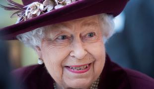 Britanska kraljica zavrnila nagrado, ker ne izpolnjuje teh meril
