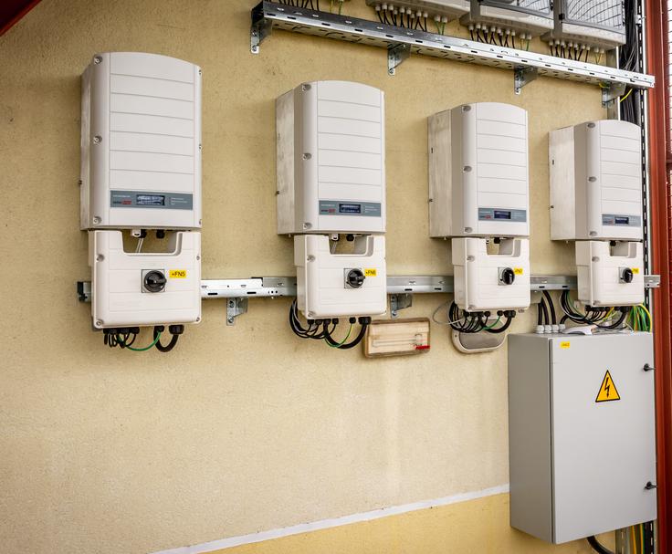 Razsmerniški sistem v Domu Sv. Lenart za sončno elektrarno moči 248 kWp. | Foto: SONCE energija