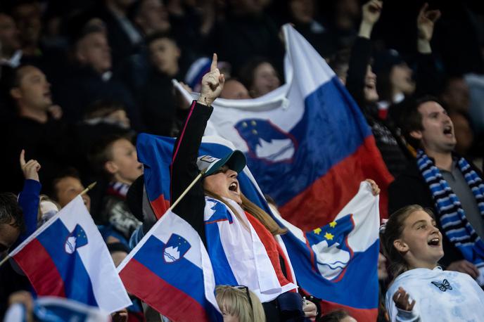 Slovenija Norveška Navijači | Slovenski ljubitelji nogometa so videli že veliko zmag po preobratu. Natančneje, bilo jih je kar 12. | Foto Vid Ponikvar