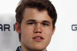 Carlsen prvič izgubil proti mlajšemu