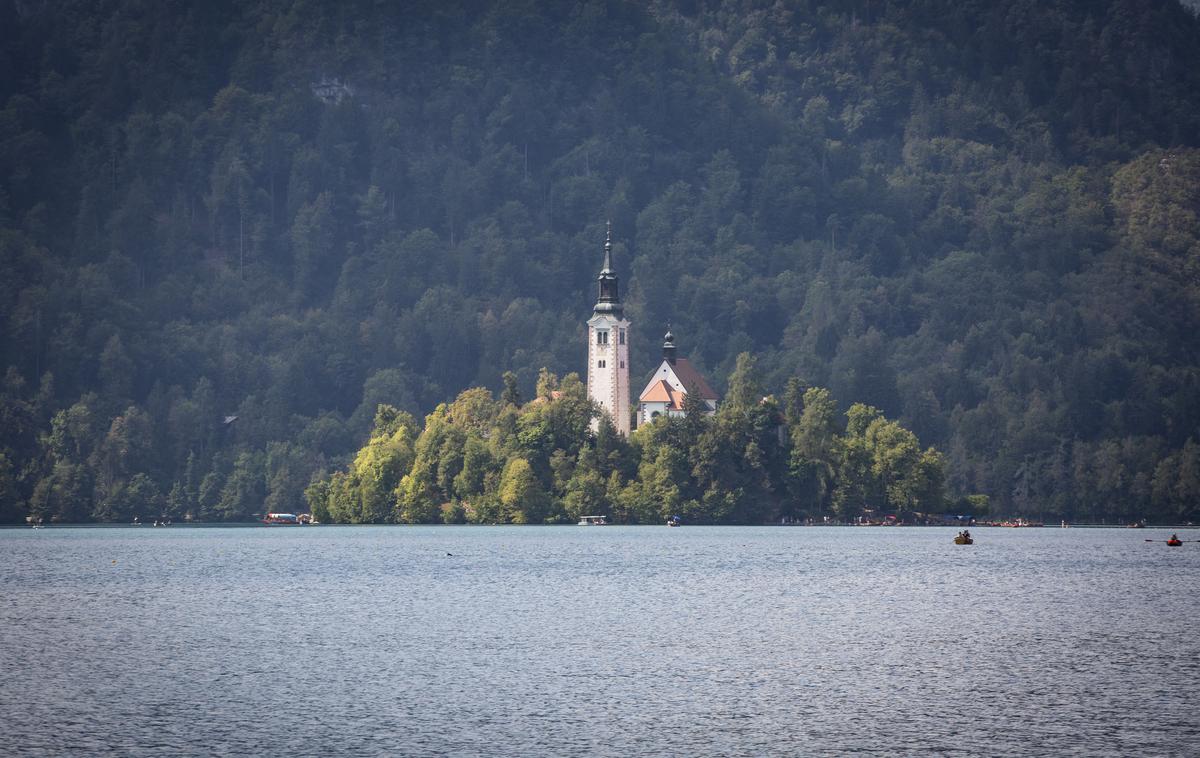 BSF Bled Strategic Forum 2024 | Domačini se zaradi oteženega dostopa in drugih težav zaradi množičnega turizma izseljujejo iz kraja. | Foto Bojan Puhek