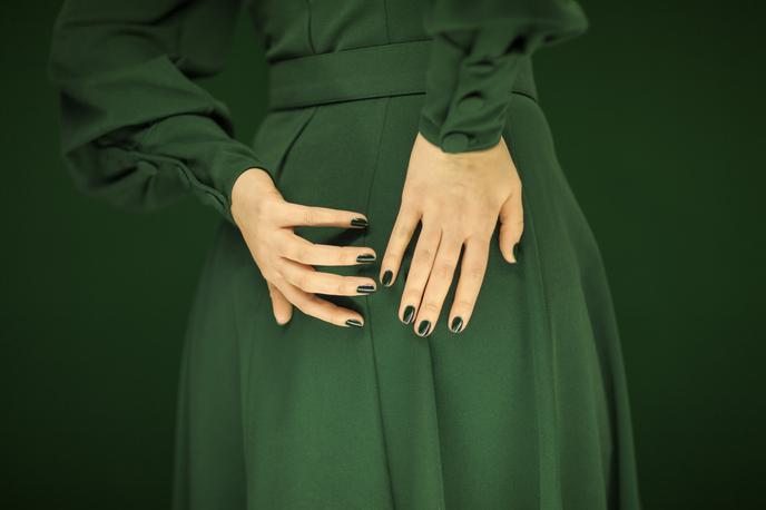 manikira, nohti, zelena | Foto Shutterstock