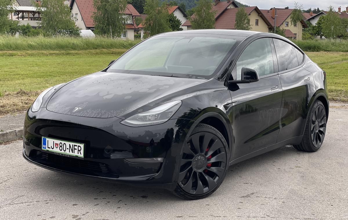 Tesla model Y | Tesla model Y je letos najbolje prodajani električni avtomobil v Sloveniji, različico performance pa izdelujejo v Berlinu.  | Foto Gregor Pavšič