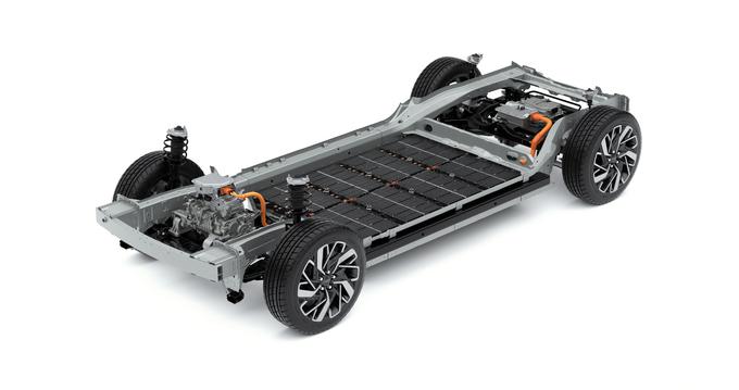 Prednost vozila je namenska električna platforma z baterijami, vgrajenimi v dno vozila. | Foto: Hyundai