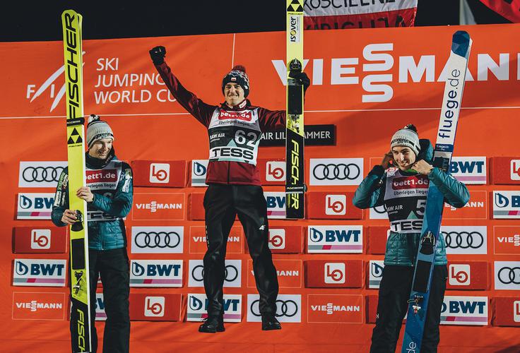 V Lillehmamerju sta mu družbo delala reprezentančni kolega Timi Zajc in prijatelj Kamil Stoch. | Foto: Sportida