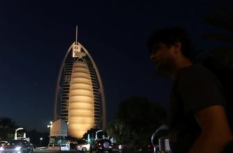 Iranci ponovno izstrelili rakete na Tel Aviv in Dubaj