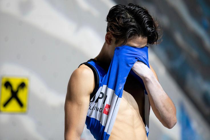 finale balvani Innsbruck 2018 moški Japonec Kai Harada je zelo čustveno doživljal svojo zmago na svetovnem prvenstvu. | Foto: Urban Urbanc/Sportida