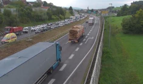 Zaprta dolenjska avtocesta